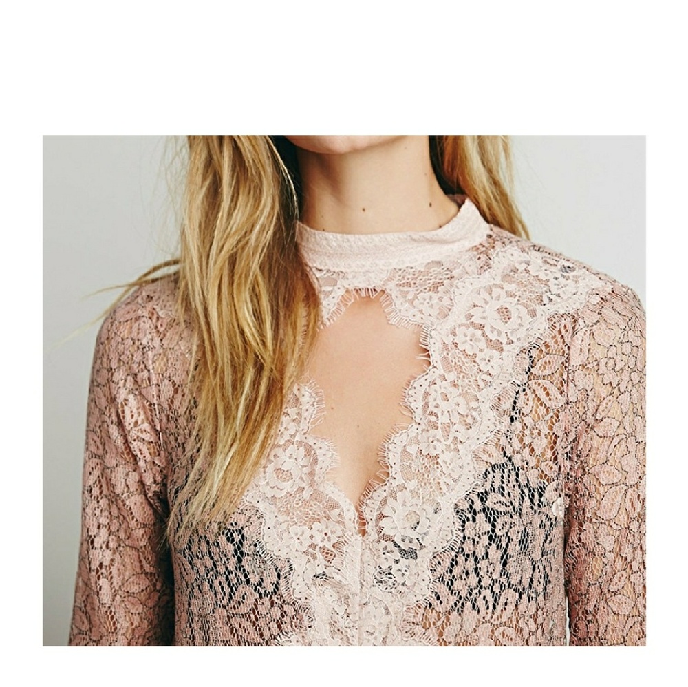 🌟🖤HP🖤 Blush Lace Tunic - Picture 5 of 6